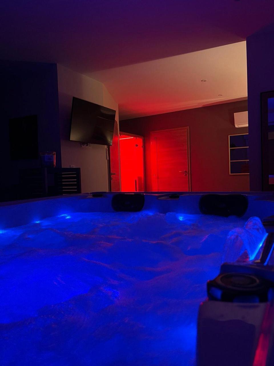 La Valentine Love Room Gites Des 3 Lavoirs Bourogne Bagian luar foto