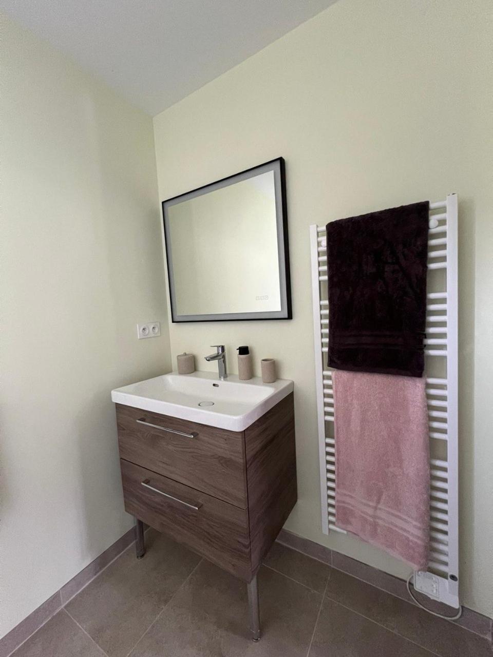 La Valentine Love Room Gites Des 3 Lavoirs Bourogne Bagian luar foto