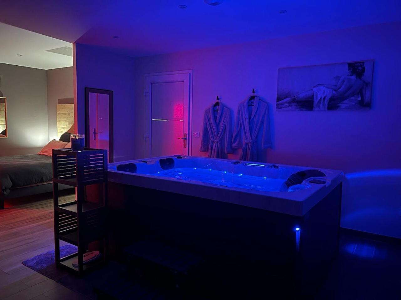 La Valentine Love Room Gites Des 3 Lavoirs Bourogne Bagian luar foto